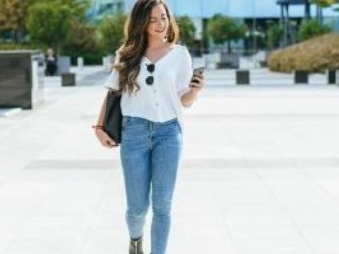 Meer mensen fietsen of lopen naar hun werk, daar is duidelijk een beweging gaande