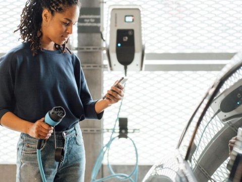 Slim laden kan veel geld besparen: 10 tips voor lagere laadkosten