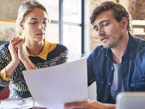 Wat betekent vrij op naam?