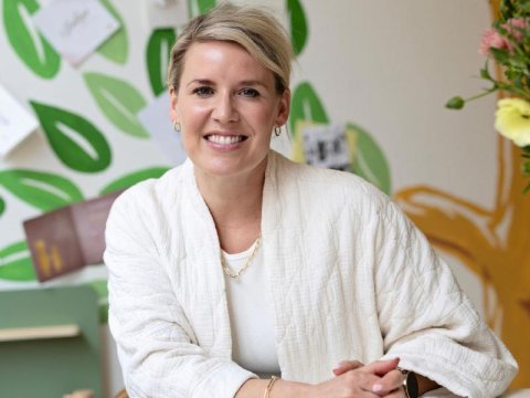 Hoogzwanger achter het stuur? Tips van een verloskundige